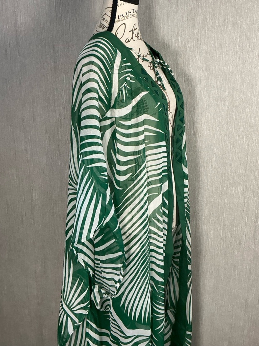 Vince Camuto Green and White Striped Plus Sheer Kimono Plus Size - Picture 5 of 16